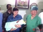 Cháu bé đầu tiên chào đời bằng phương pháp mang thai hộ