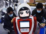 Trung Quốc triển khai robot thông minh 5G để phòng dịch COVID-19