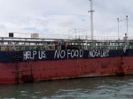 12 thủy thủ Việt Nam mắc kẹt 4 tháng trên biển Malaysia